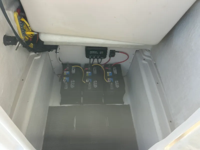 Slide: The Image of Robalo R222 2015 - 13