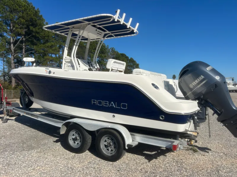 Slide: The Image of Robalo R222 2015 - 3