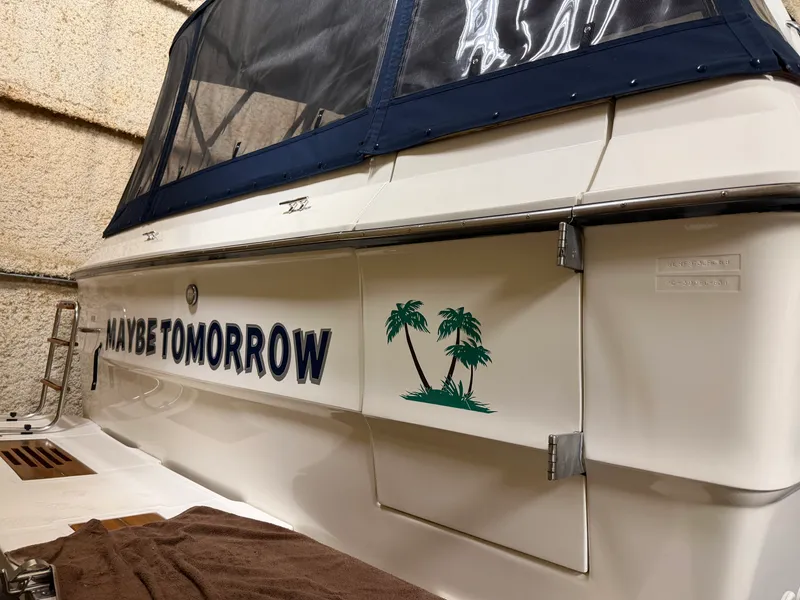 Slide: The Image of Sea Ray 390 EC 1988 - 16