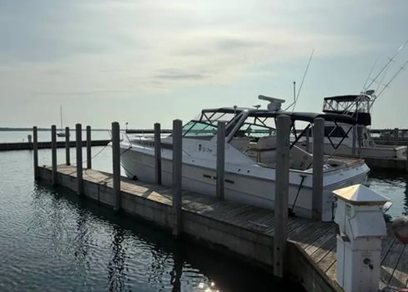 Slide: The Image of Sea Ray 390 EC 1988 - 2