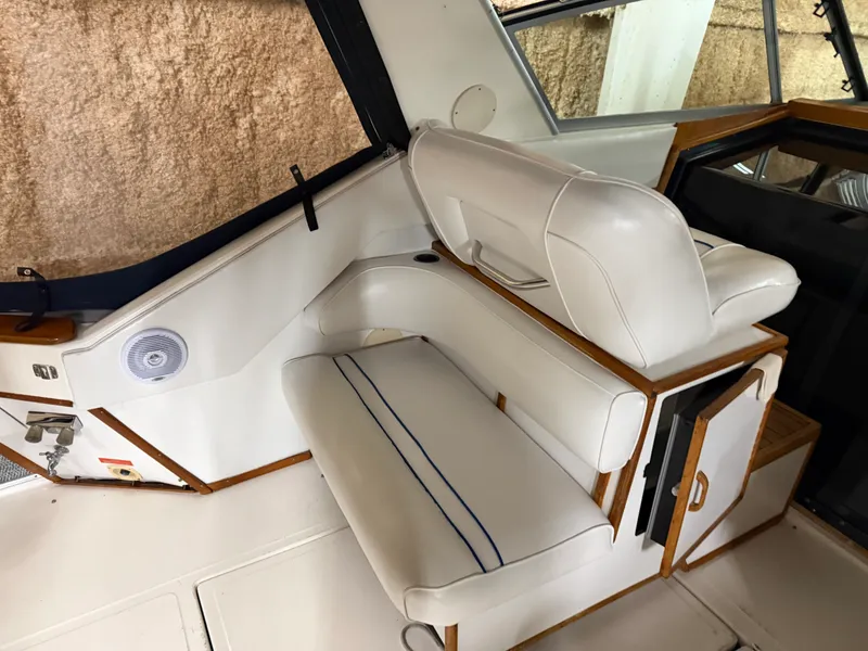 Slide: The Image of Sea Ray 390 EC 1988 - 22