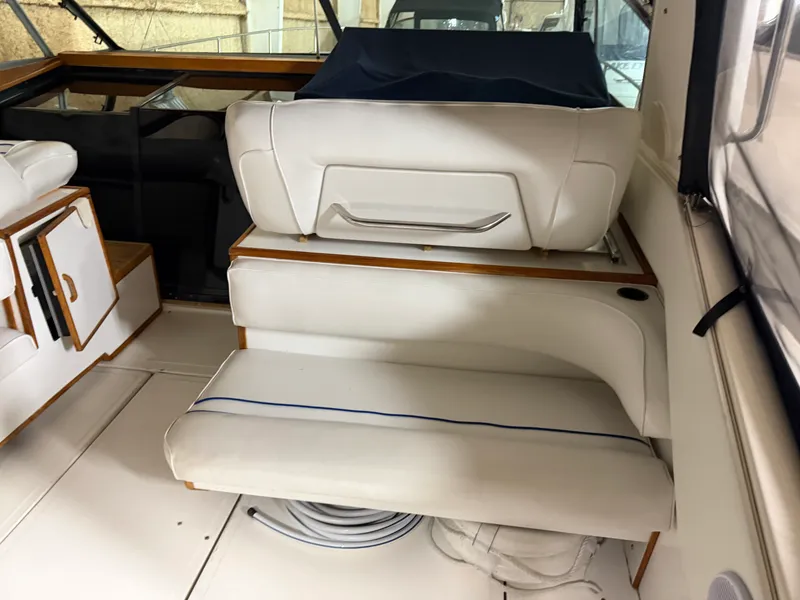 Slide: The Image of Sea Ray 390 EC 1988 - 23