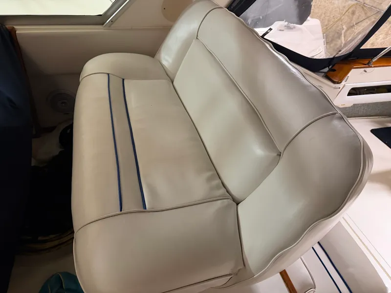 Slide: The Image of Sea Ray 390 EC 1988 - 24