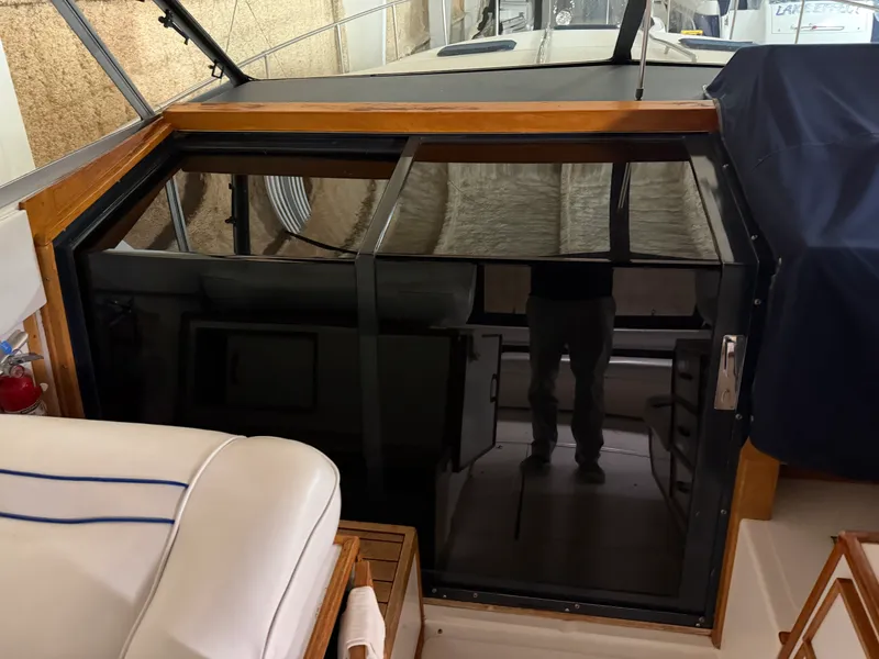 Slide: The Image of Sea Ray 390 EC 1988 - 26