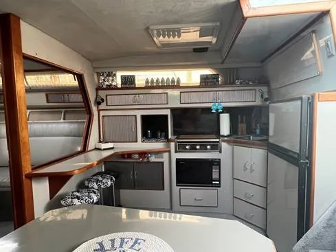 Slide: The Image of Sea Ray 390 EC 1988 - 30