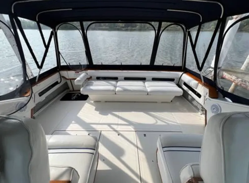 Slide: The Image of Sea Ray 390 EC 1988 - 37