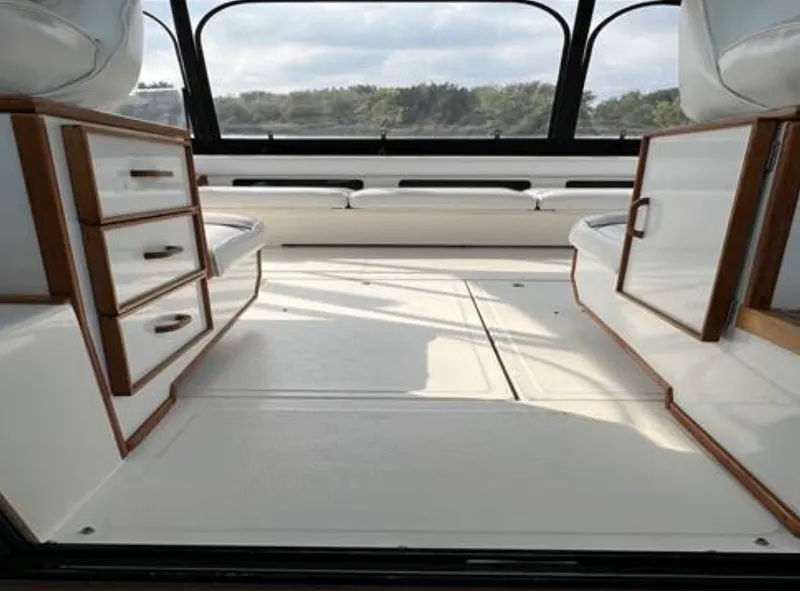 Slide: The Image of Sea Ray 390 EC 1988 - 38