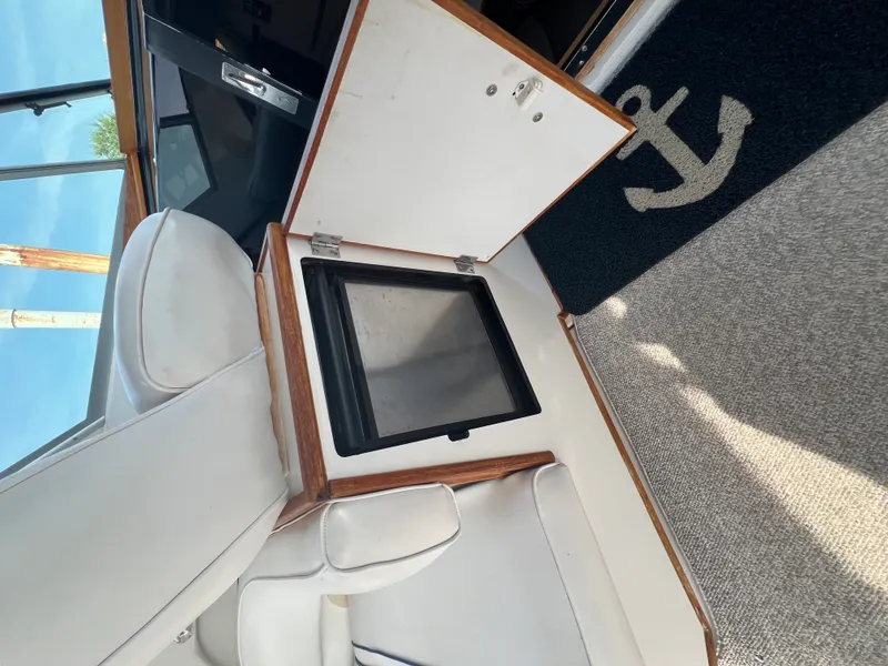 Slide: The Image of Sea Ray 390 EC 1988 - 51