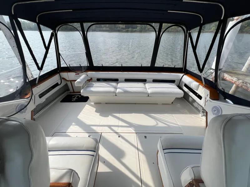 Slide: The Image of Sea Ray 390 EC 1988 - 56