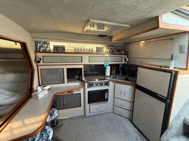 Slide: The Image of Sea Ray 390 EC 1988 - 57