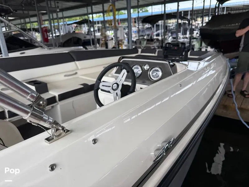 Slide: The Image of Bayliner DX2000 2022 - 15525048