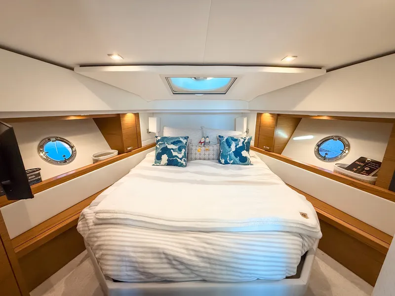 Slide: The Image of Tiara C39 COUPE 2023 - 21