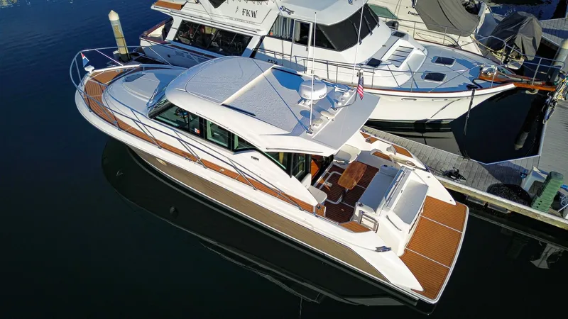 Slide: The Image of Tiara C39 COUPE 2023 - 3