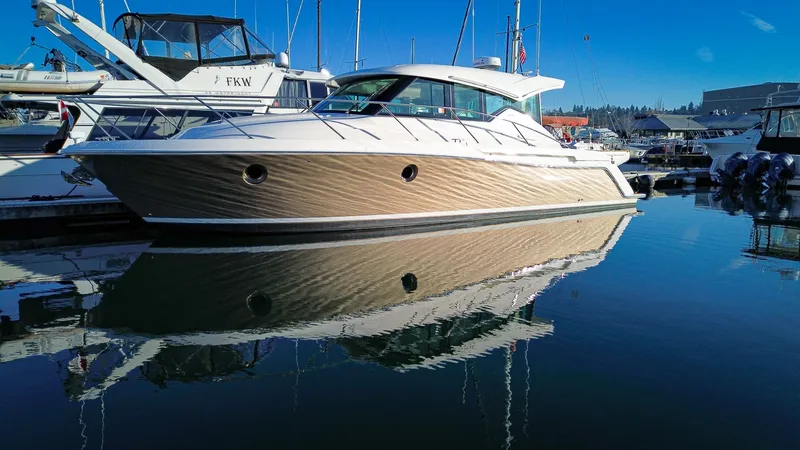 Slide: The Image of Tiara C39 COUPE 2023 - 9