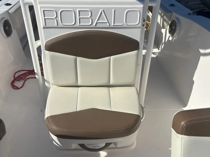 Slide: The Image of Robalo R200ES 2017 - 14