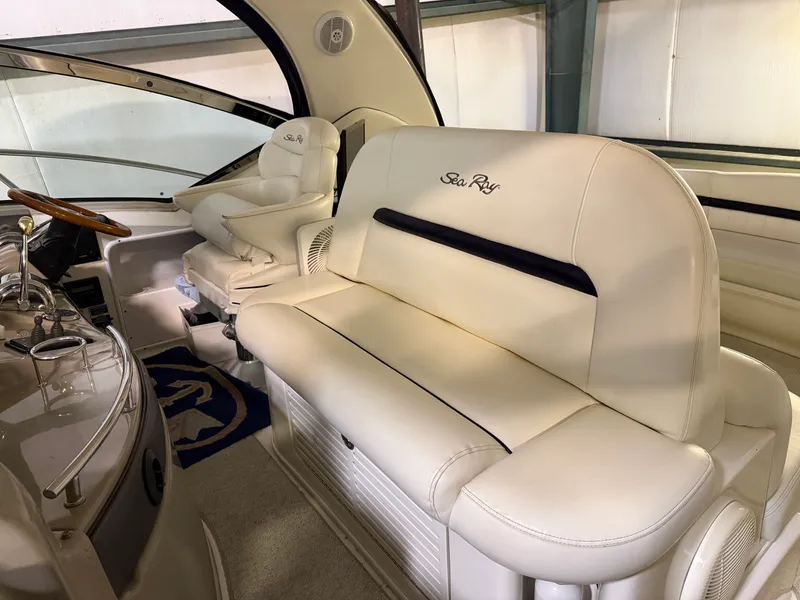 Slide: The Image of Sea Ray 44 SUNDANCER 2006 - 19