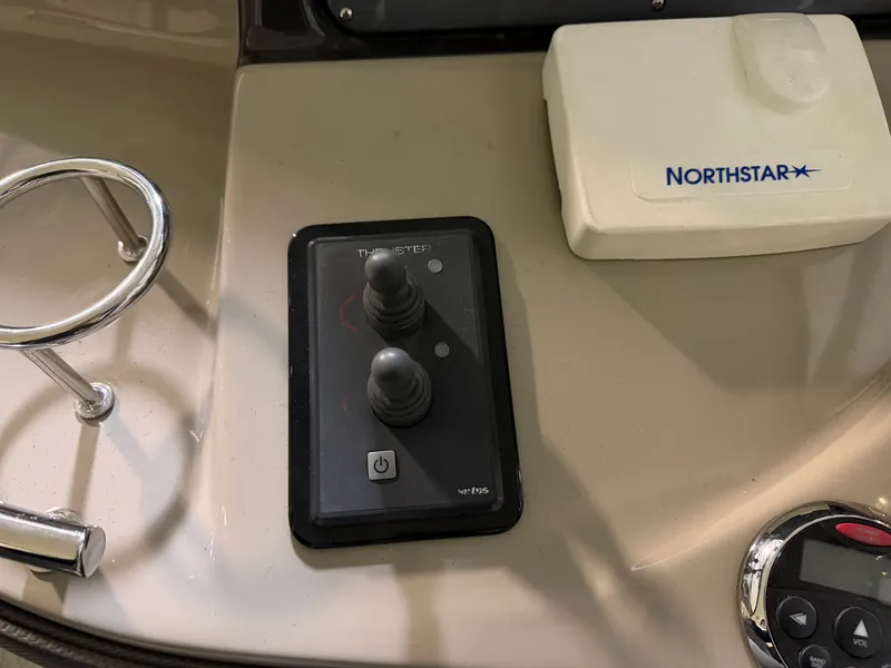 Slide: The Image of Sea Ray 44 SUNDANCER 2006 - 21