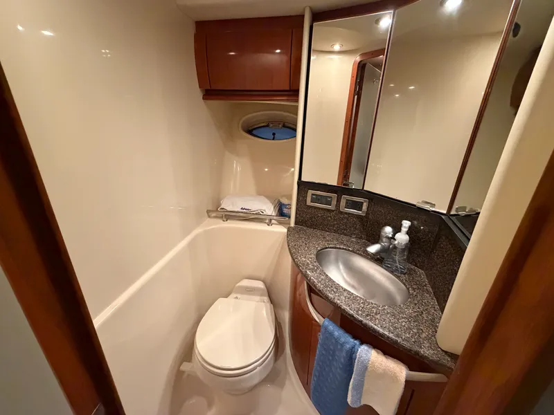 Slide: The Image of Sea Ray 44 SUNDANCER 2006 - 36