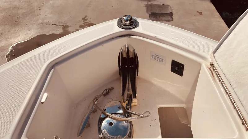 Slide: The Image of Regal 2800 BOWRIDER 2016 - 14