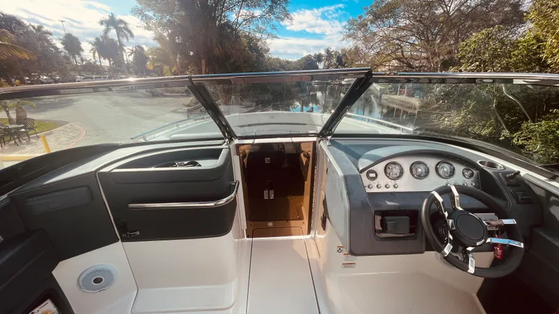 Slide: The Image of Regal 2800 BOWRIDER 2016 - 19