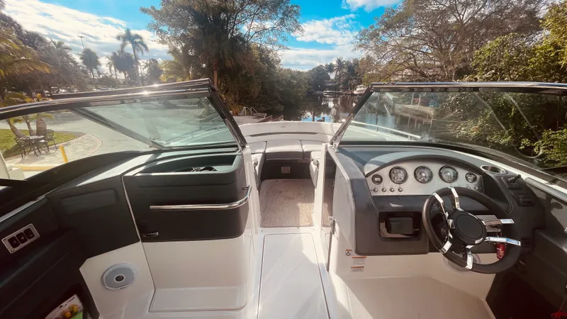 Slide: The Image of Regal 2800 BOWRIDER 2016 - 20