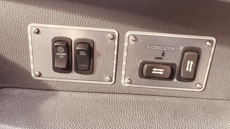 Slide: The Image of Regal 2800 BOWRIDER 2016 - 27