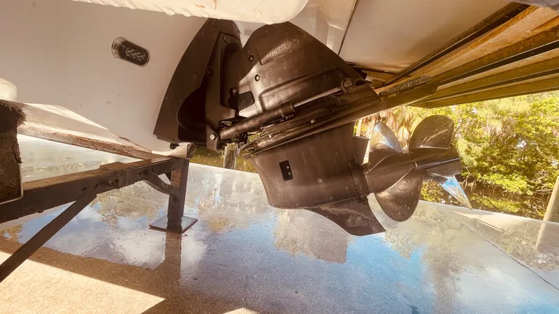 Slide: The Image of Regal 2800 BOWRIDER 2016 - 9