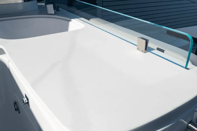 Slide: The Image of Cruisers Yachts 50GLS OB 2026 - 115