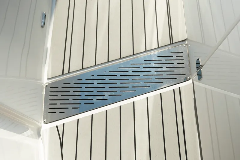 Slide: The Image of Cruisers Yachts 50GLS OB 2026 - 121