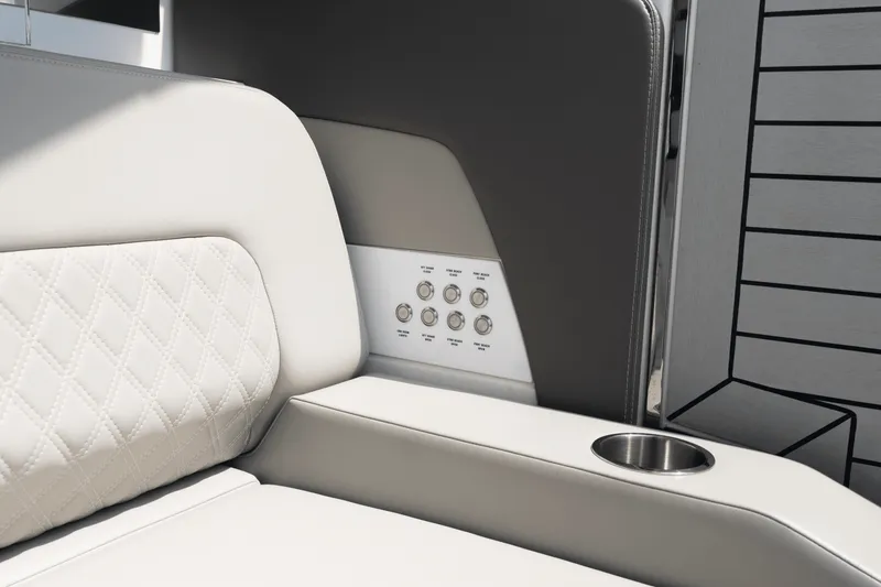 Slide: The Image of Cruisers Yachts 50GLS OB 2026 - 56