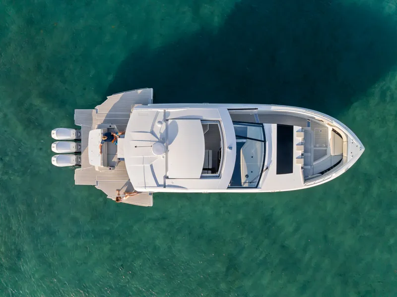 Slide: The Image of Cruisers Yachts 50GLS OB 2026 - 3