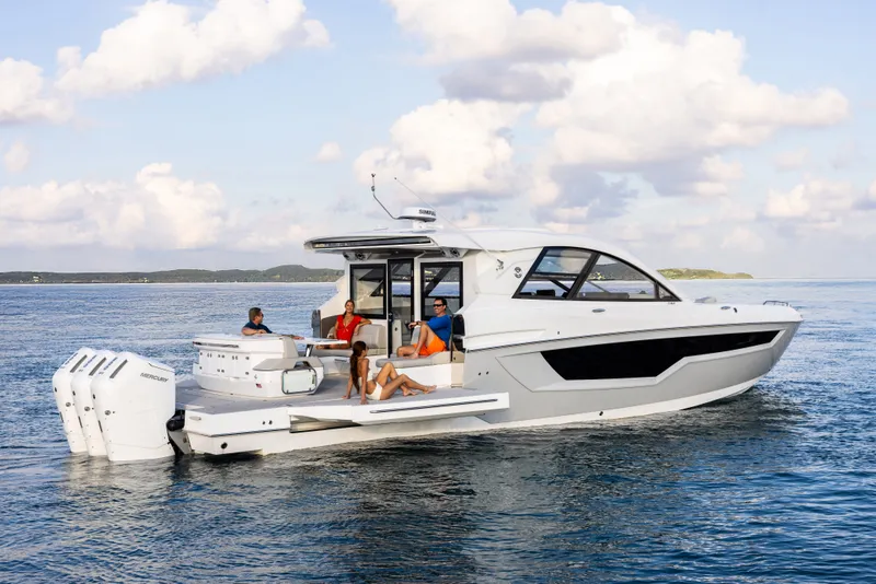 Slide: The Image of Cruisers Yachts 50GLS OB 2026 - 31