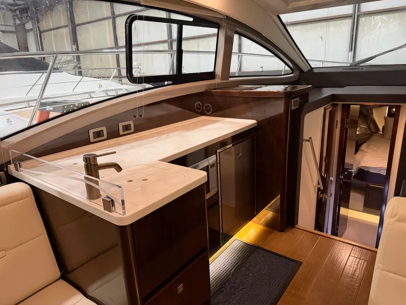 Slide: The Image of Sea Ray Sundancer 400 2017 - 19