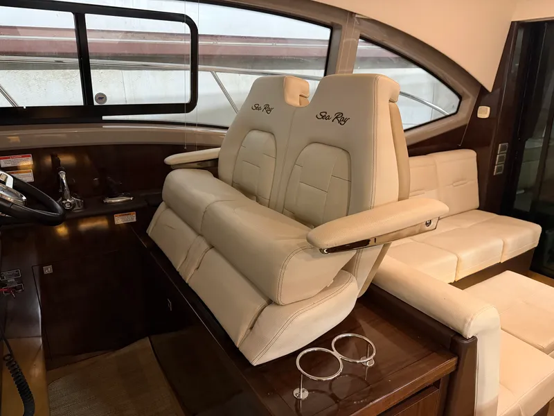 Slide: The Image of Sea Ray Sundancer 400 2017 - 21