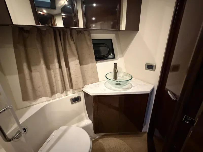 Slide: The Image of Sea Ray Sundancer 400 2017 - 32