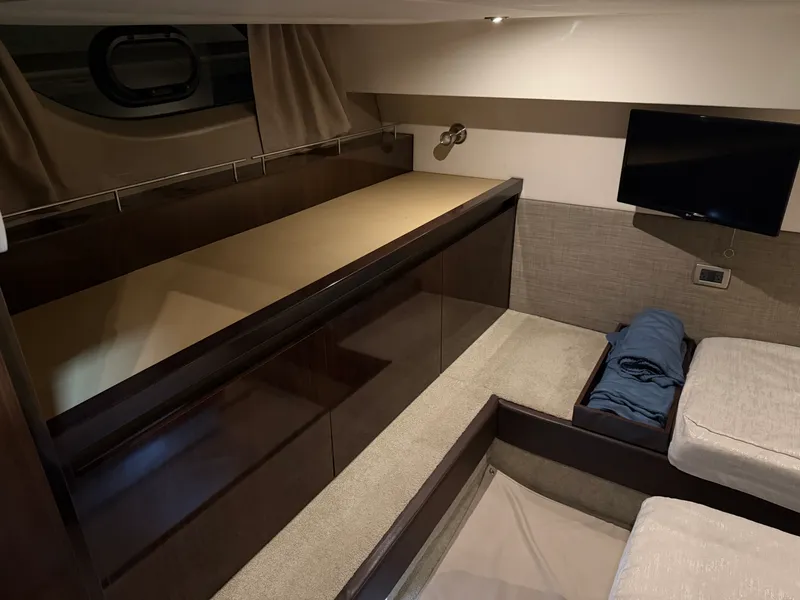 Slide: The Image of Sea Ray Sundancer 400 2017 - 34