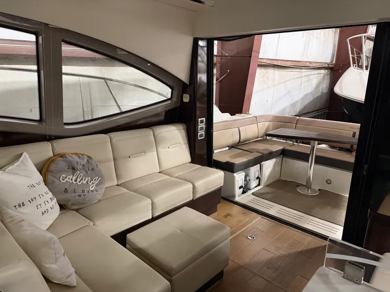 Slide: The Image of Sea Ray Sundancer 400 2017 - 4