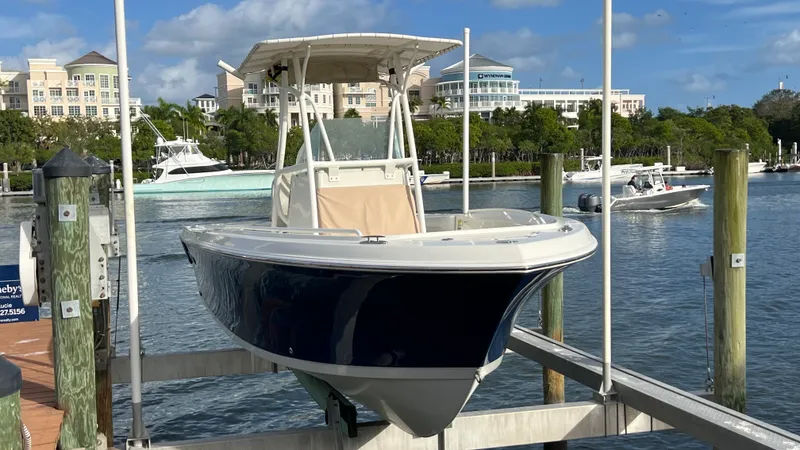 The Image of Sailfish 220 CC 2015 - 0