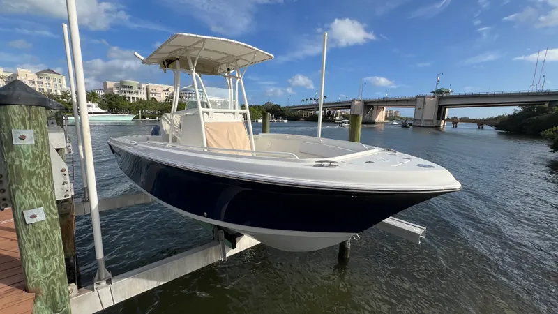 Slide: The Image of Sailfish 220 CC 2015 - 1