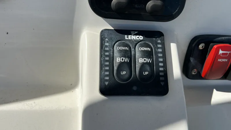 Slide: The Image of Sailfish 220 CC 2015 - 11