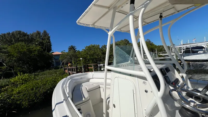 Slide: The Image of Sailfish 220 CC 2015 - 18