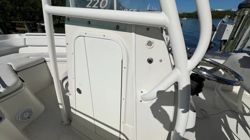 Slide: The Image of Sailfish 220 CC 2015 - 19