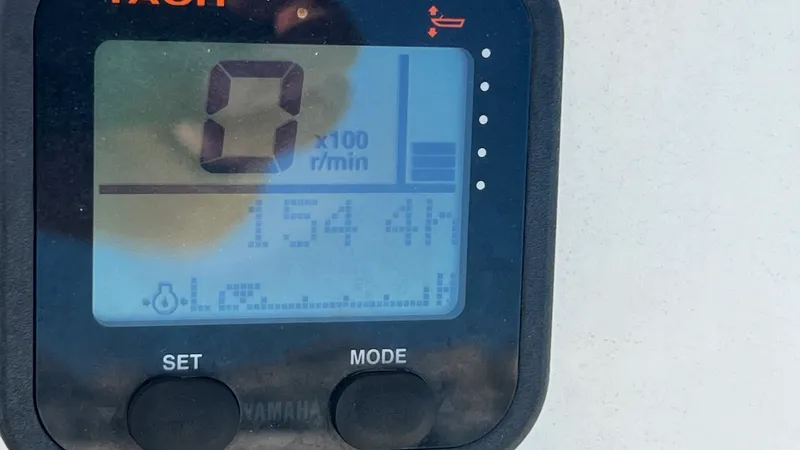 Slide: The Image of Sailfish 220 CC 2015 - 23