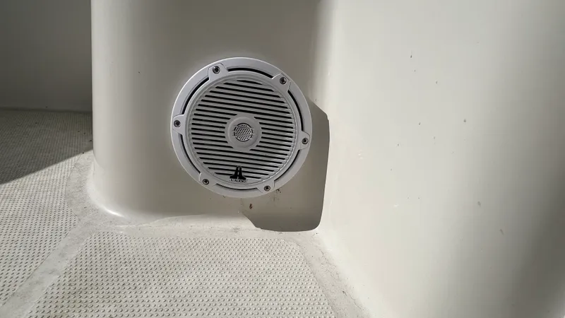 Slide: The Image of Sailfish 220 CC 2015 - 6