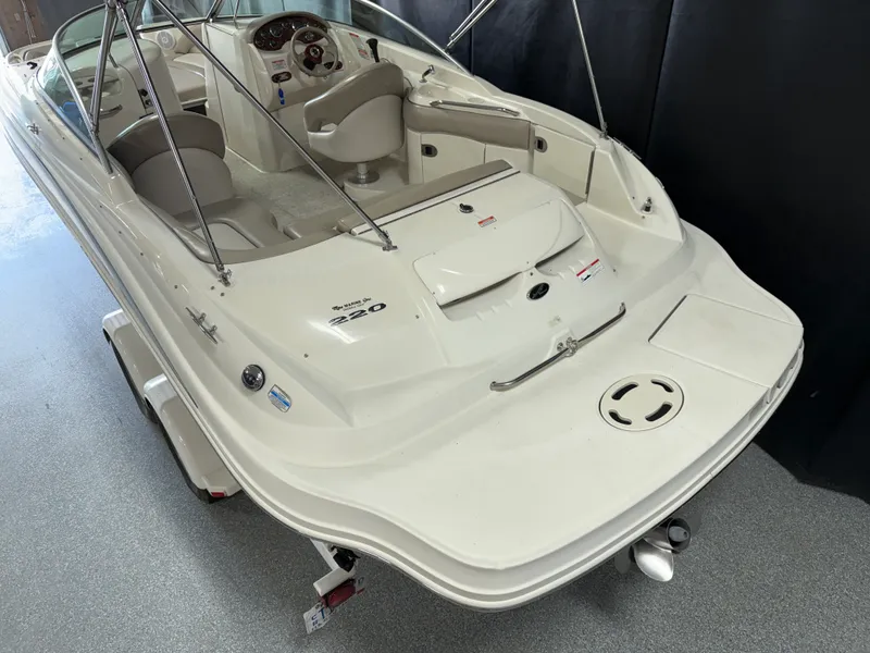 Slide: The Image of Sea Ray 220 SUNDECK 2003 - 10