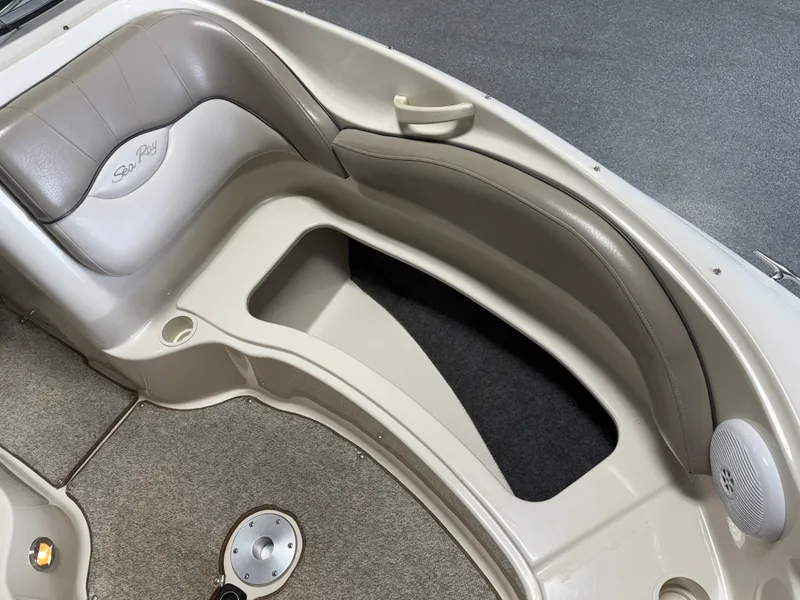 Slide: The Image of Sea Ray 220 SUNDECK 2003 - 102