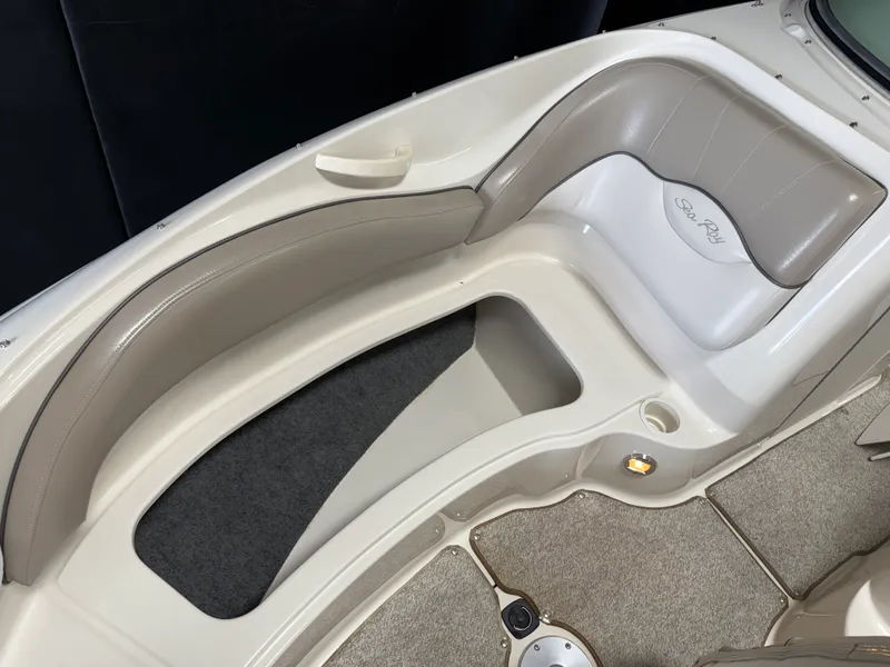 Slide: The Image of Sea Ray 220 SUNDECK 2003 - 104