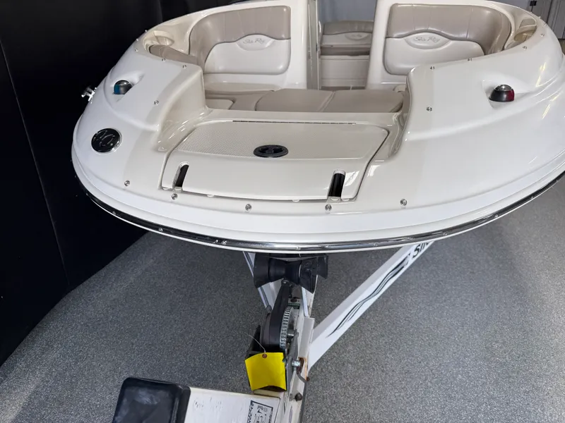 Slide: The Image of Sea Ray 220 SUNDECK 2003 - 112