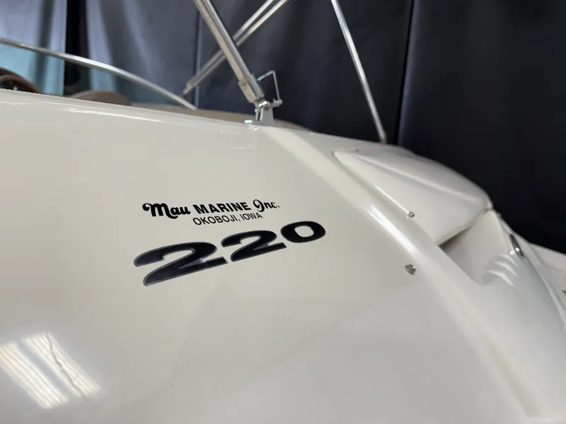 Slide: The Image of Sea Ray 220 SUNDECK 2003 - 13