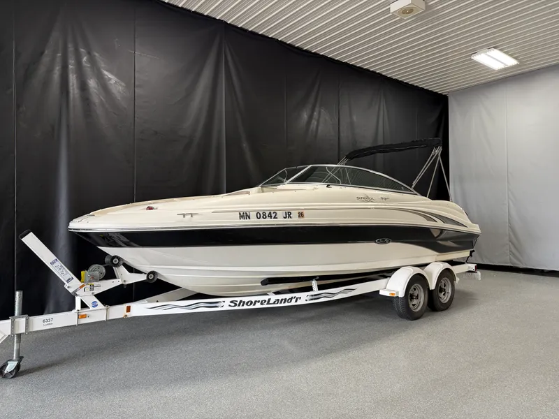 Slide: The Image of Sea Ray 220 SUNDECK 2003 - 2